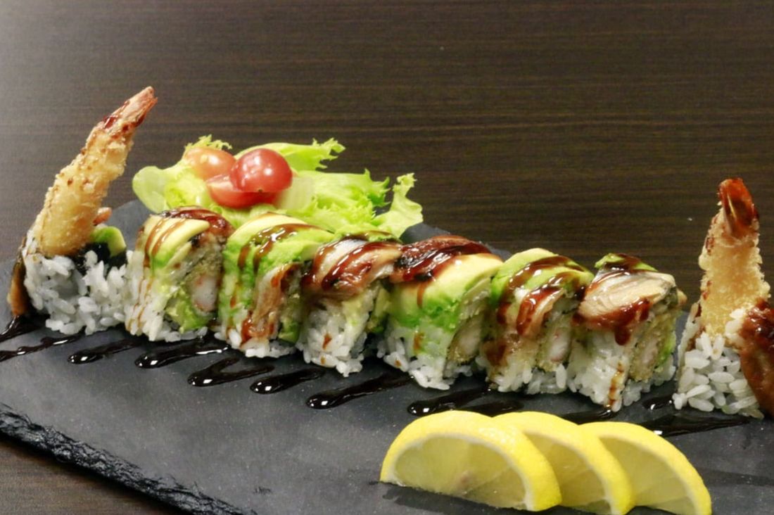 Dragon roll plate at Arctic Bites